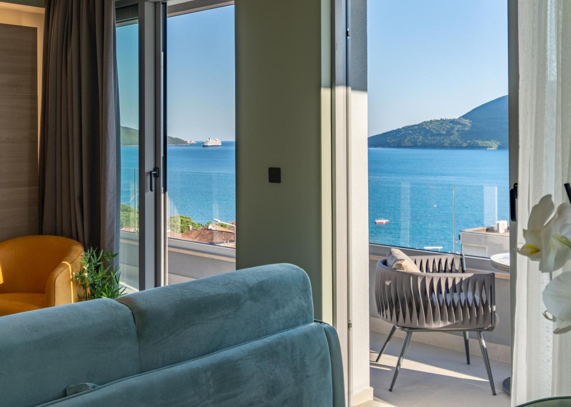 Garni Hotel Kruso Herceg Novi Exterior foto